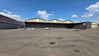 5,750  Warehouse TO LET in a Secure Park in Boksburg East
