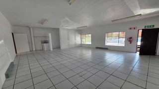 Neat &amp; secure Mini Unit TO LET in Jet Park.