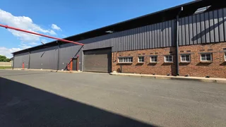 5,750  Warehouse TO LET in a Secure Park in Boksburg East