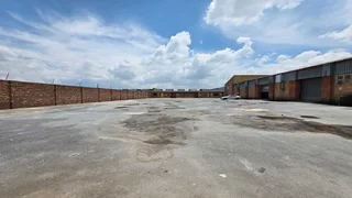 Free standing property with large yard TO LET in Aderbolt/Benoni