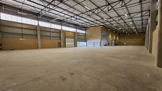 Showroom space available To Let with exposure on the R24 in Meadowdale.