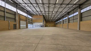 Showroom space available To Let with exposure on the R24 in Meadowdale.