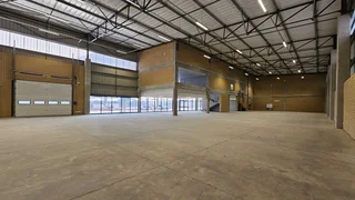 Showroom space available To Let with exposure on the R24 in Meadowdale.