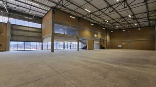 Showroom space available To Let with exposure on the R24 in Meadowdale.