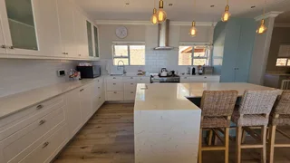 House For Sale in Hartenbos Heuwels, Hartenbos