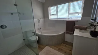 House For Sale in Hartenbos Heuwels, Hartenbos