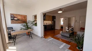 A Sun-Filled Top-Floor Gem in the Heart of Green Point!