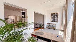 A Sun-Filled Top-Floor Gem in the Heart of Green Point!