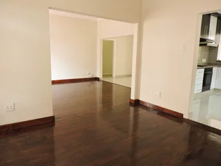 ***SOLE MANDATE*** Versatile Family Home with Two Income-Generating Cottages