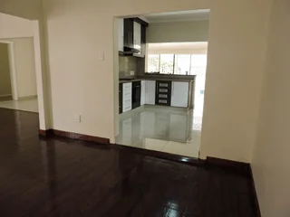 ***SOLE MANDATE*** Versatile Family Home with Two Income-Generating Cottages