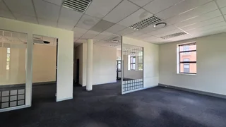 210 Square meter Offce Unit to Let in Highveld with main road exposure