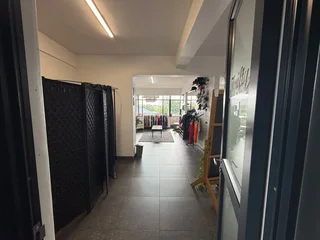 Prime Retail Space to Let - 18 Gleneagles Road, Greenside