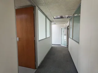 51m² Office To Let – Menlyn – Serene Office Park With Well-Maintained Gardens