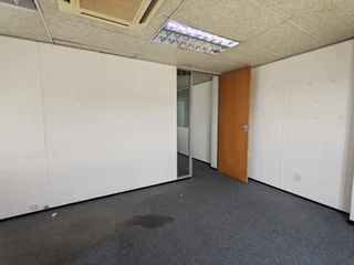 51m² Office To Let – Menlyn – Serene Office Park With Well-Maintained Gardens