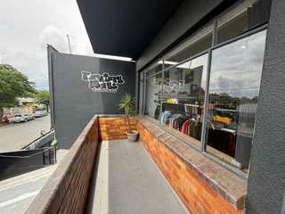 Prime Retail Space to Let - 18 Gleneagles Road, Greenside