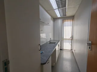 51m² Office To Let – Menlyn – Serene Office Park With Well-Maintained Gardens