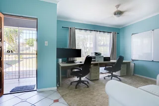 Neat-as-a-Pin, Move-In Ready Family Home in Prime Location