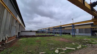 C10 - 3,775sqm Yard with Gantry Cranes