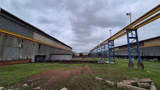 C10 - 3,775sqm Yard with Gantry Cranes