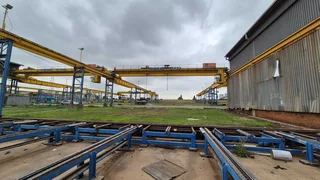 C10 - 3,775sqm Yard with Gantry Cranes