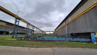 C10 - 3,775sqm Yard with Gantry Cranes