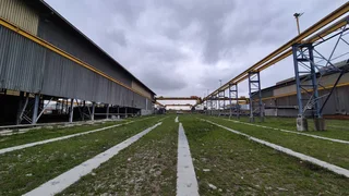 C11 -2,235sqm Factory with Cranes To Let - Roodekop