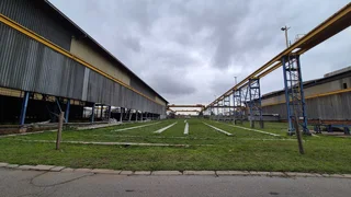 C11 -2,235sqm Factory with Cranes To Let - Roodekop
