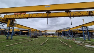 C11 -2,235sqm Factory with Cranes To Let - Roodekop