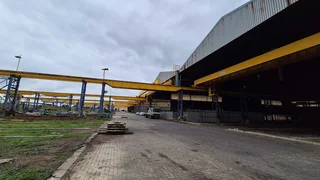 C13 - 2,500sqm Factory To Let with cranes - Roodekop
