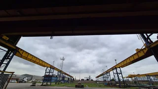 C13 - 2,500sqm Factory To Let with cranes - Roodekop