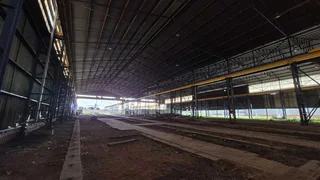 C13 - 2,500sqm Factory To Let with cranes - Roodekop