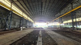 C13 - 2,500sqm Factory To Let with cranes - Roodekop