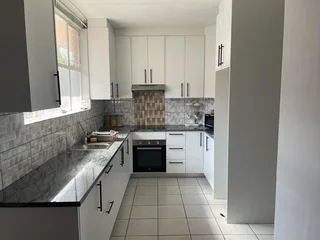 Sharing 3-Bedroom And 1-Bath Apartment In Pretoria West