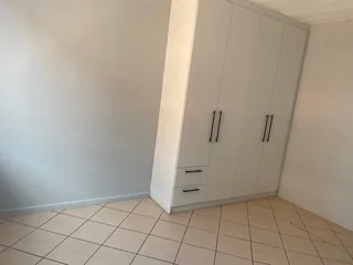 Sharing 3-Bedroom And 1-Bath Apartment In Pretoria West