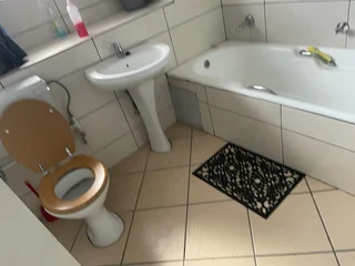 Sharing 3-Bedroom And 1-Bath Apartment In Pretoria West