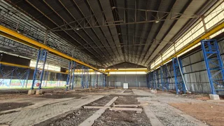 C13 - 2,500sqm Factory To Let with cranes - Roodekop