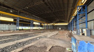 C13 - 2,500sqm Factory To Let with cranes - Roodekop