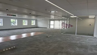 667m² Office to let Woodmead