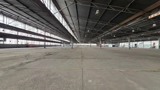 Large manufacturing/warehousing facility TO LET in Elandsfontein