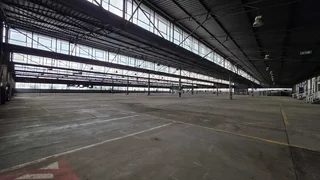 Large manufacturing/warehousing facility TO LET in Elandsfontein