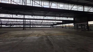 Large manufacturing/warehousing facility TO LET in Elandsfontein