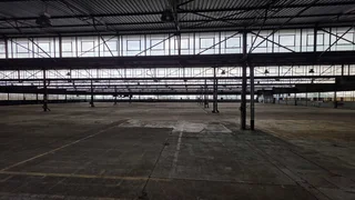 Large manufacturing/warehousing facility TO LET in Elandsfontein