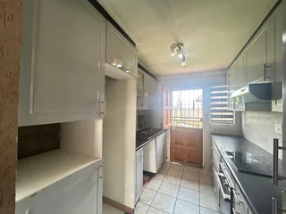 **Charming 3-Bedroom Family Home for Rent**in Vosloorus Paradise park