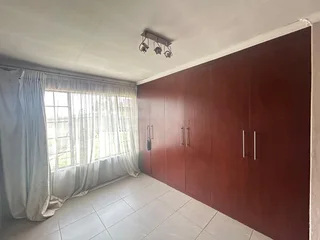 **Charming 3-Bedroom Family Home for Rent**in Vosloorus Paradise park