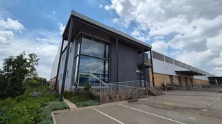 4,626m² Logistics Warehouse To Let |  Premium Distribution Facility - Gosforth Park