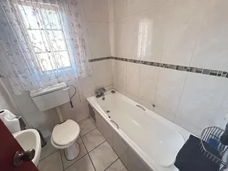 **Charming 3-Bedroom Family Home for Rent**in Vosloorus Paradise park