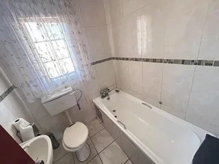 **Charming 3-Bedroom Family Home for Rent**in Vosloorus Paradise park