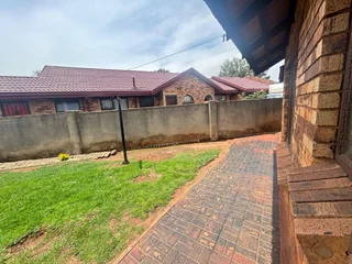 **Charming 3-Bedroom Family Home for Rent**in Vosloorus Paradise park