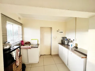 Secure 2-Bedroom And 1-Bathroonm Apartment On Argyle