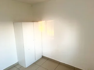 Secure 2-Bedroom And 1-Bathroonm Apartment On Argyle